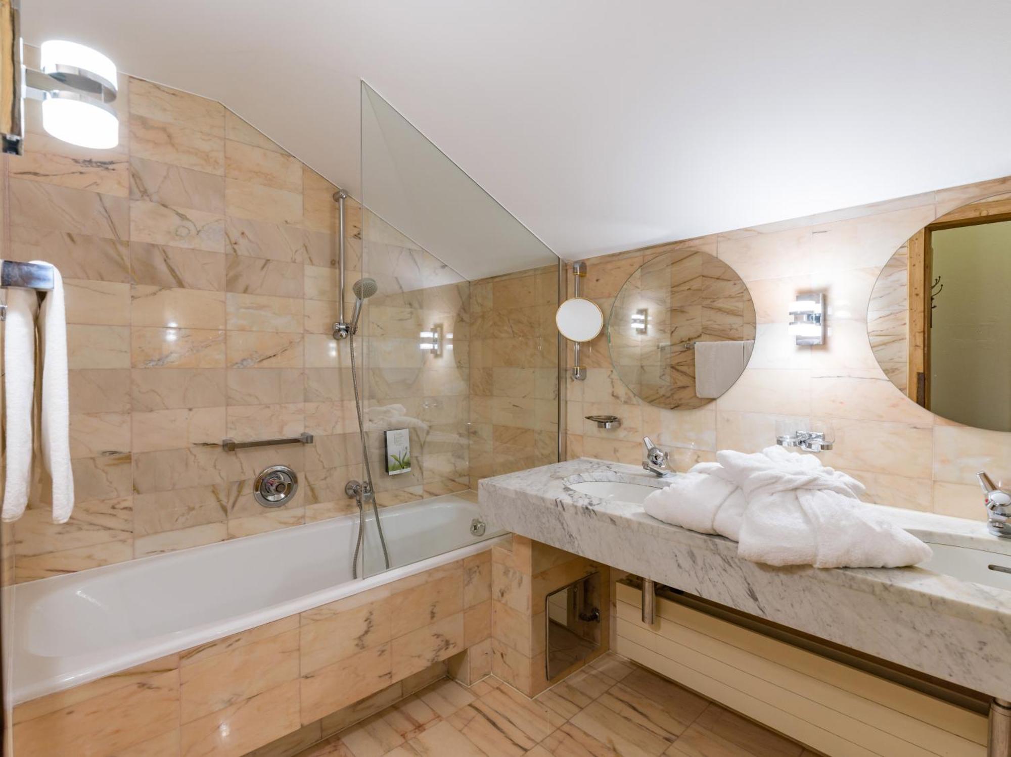 Alpenhotel Kramerwirt Mayrhofen Habitación foto